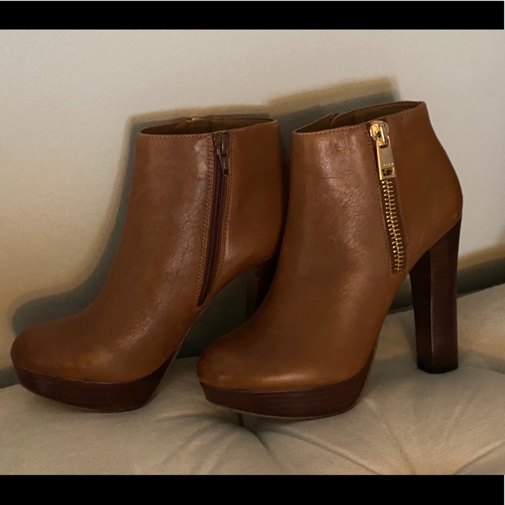 Aldo Women’s Boots size 37, Size 7 US.